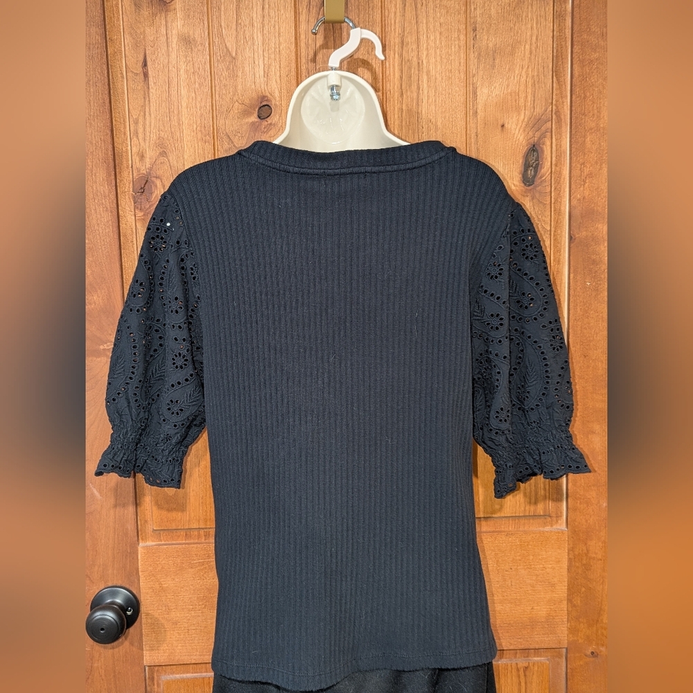 Design‎ History Black Ribbed Ruffled Blouse - Picture 2 of 9